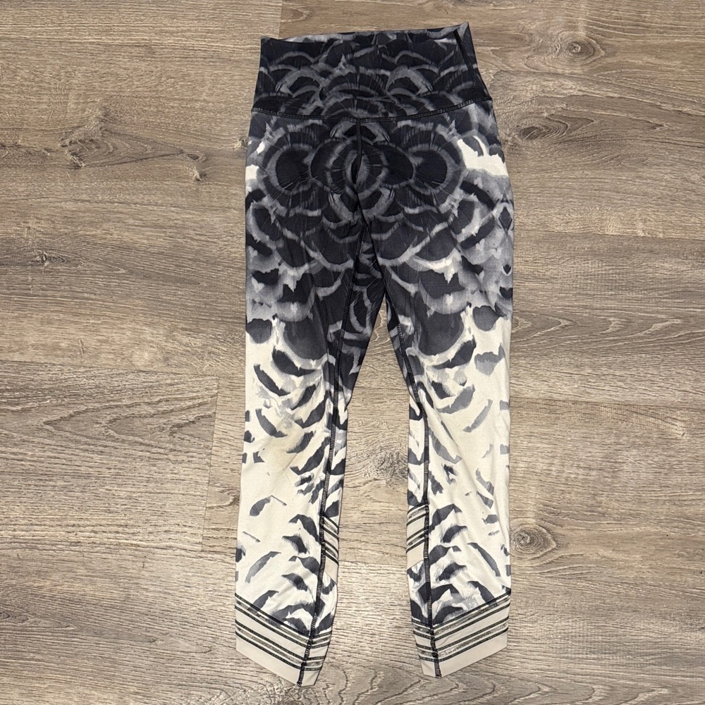 Lululemon athletica Black and Gray Patterned Leggings